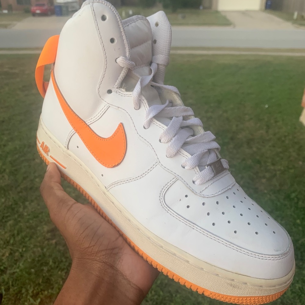 NIKE AIR Force 1 High “Vibrant Orange”